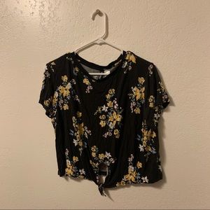 FLORAL BLACK CROP TOP